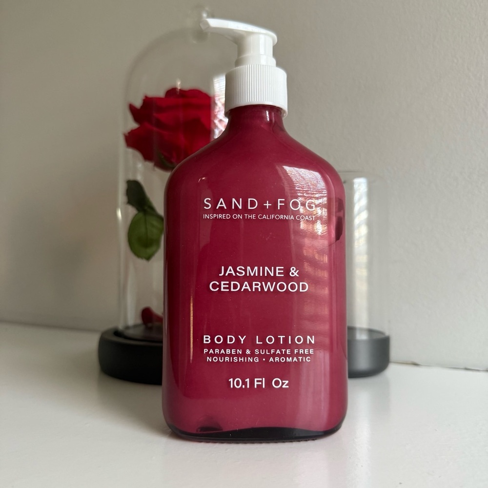Sand + Fog Jasmine & Cedarwood Body Lotion / moisturizer